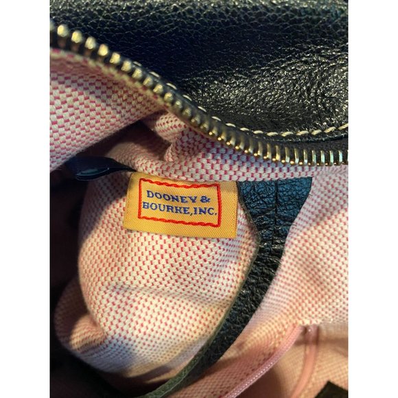 Dooney and Bourke Black Leather‎ Purse, satchel style, beautiful detail - Picture 15 of 15